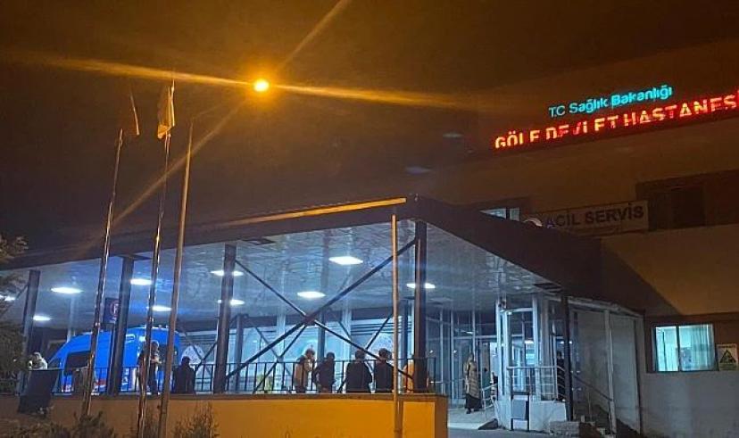 Göle’de muhtarlık kavgası, hastane önünde de devam etti