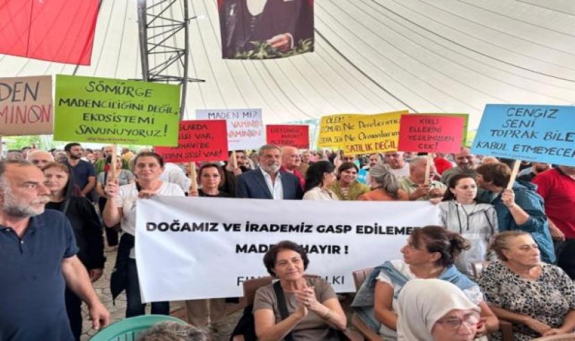 Rize Milletvekili Tahsin Ocaklı Arhavi halkına destek verdi