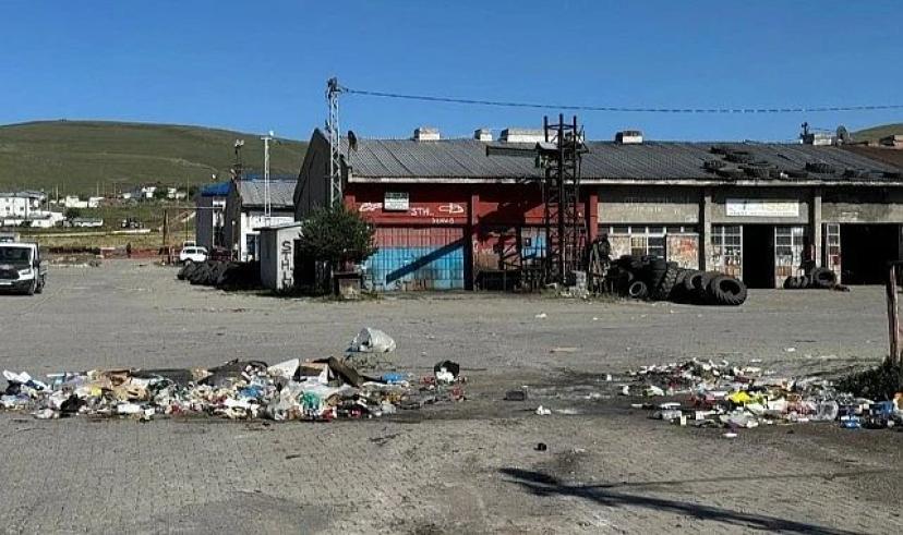 Vatandaştan tepki; ‘Çöpler toplanmıyor’
