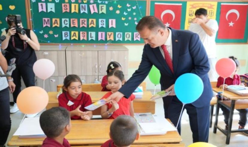 2024-2025 Eğitim-Öğretim Yılı Muğla’da Vali İdris Akbıyık’ın ders zilini çalmasıyla başladı