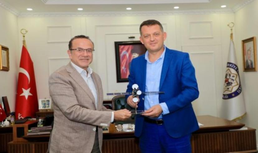 Alanya rektörü Güner Kaymakam Ürkmezer’i ziyaret etti