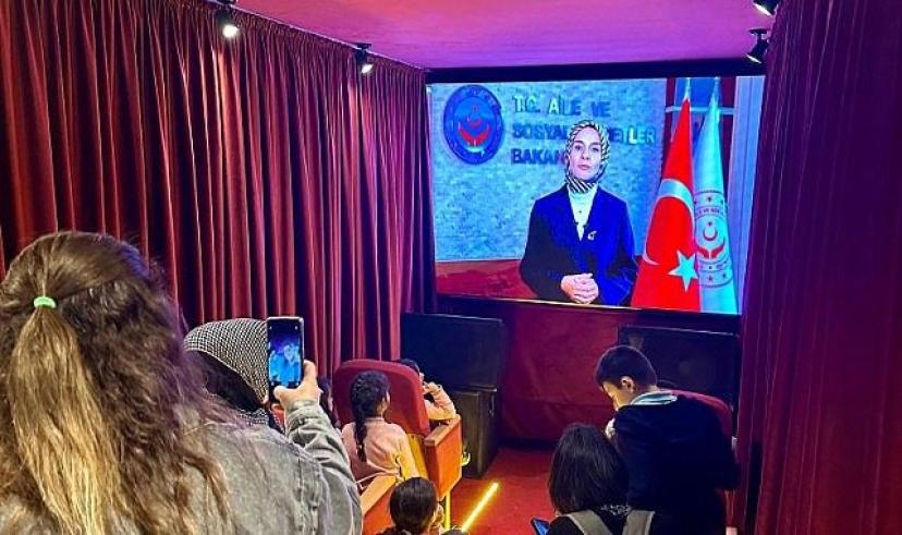 Ardahan’da mobil sahne ile öğrencilere uyum eğitimi