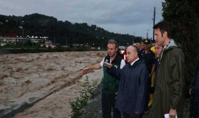 Artvin’de heyelan ve taşkınlar nedeniyle 32 köy yolu kapandı