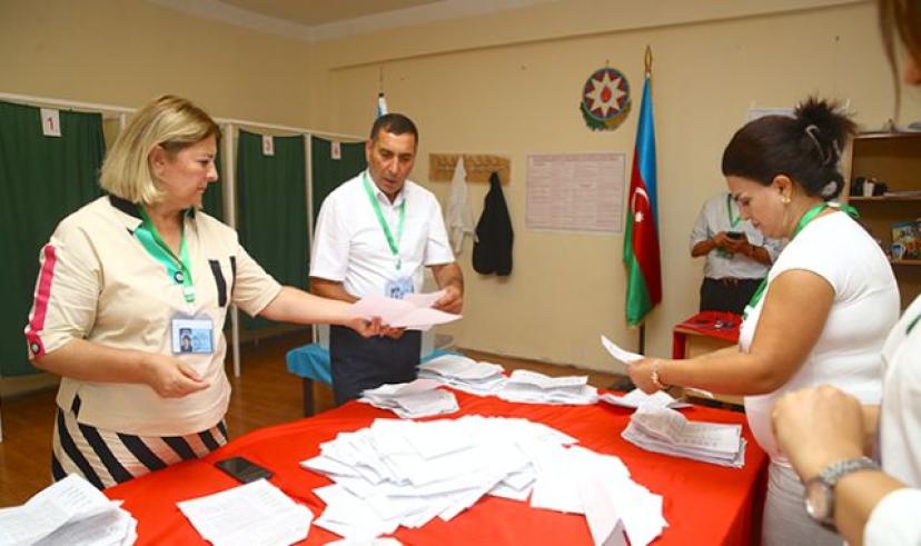 Azerbaycan’daki Milli Meclis seçimlerinde resmi olmayan ilk sonuçlar açıklandı