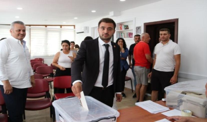 CHP Fethiye Gençlik Kollarında bayrak değişimi