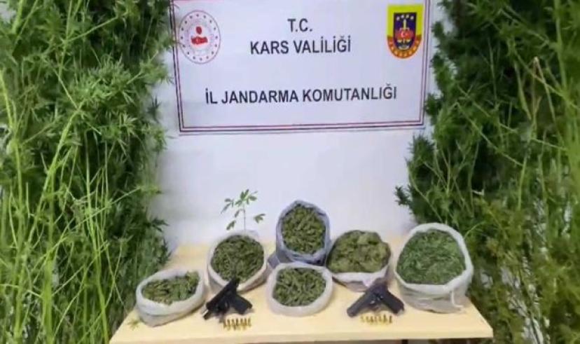 Kars’ta bir imalathaneye dönüştürülen eve ‘şok’ baskın…!