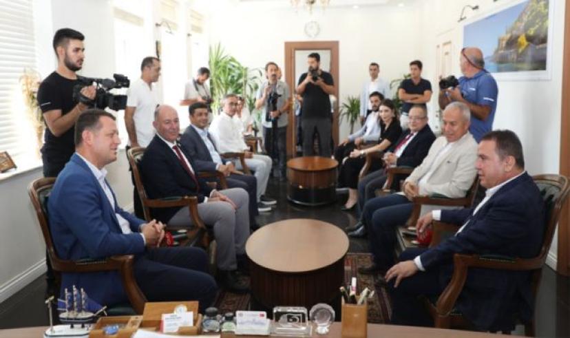 Muhittin Böcek’ten Kaymakam Ürkmezer’e ziyaret