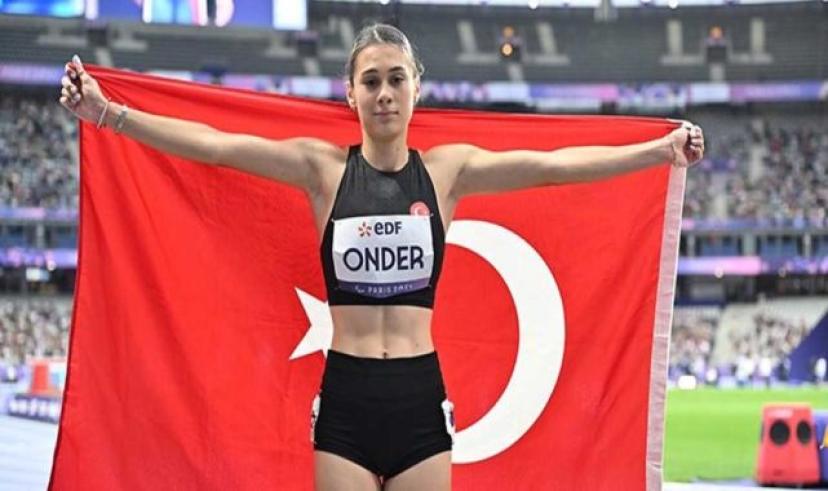 Rekortmen milli para atlet Aysel Önder, gümüş madalya kazandı: Paris’te 12. madalya