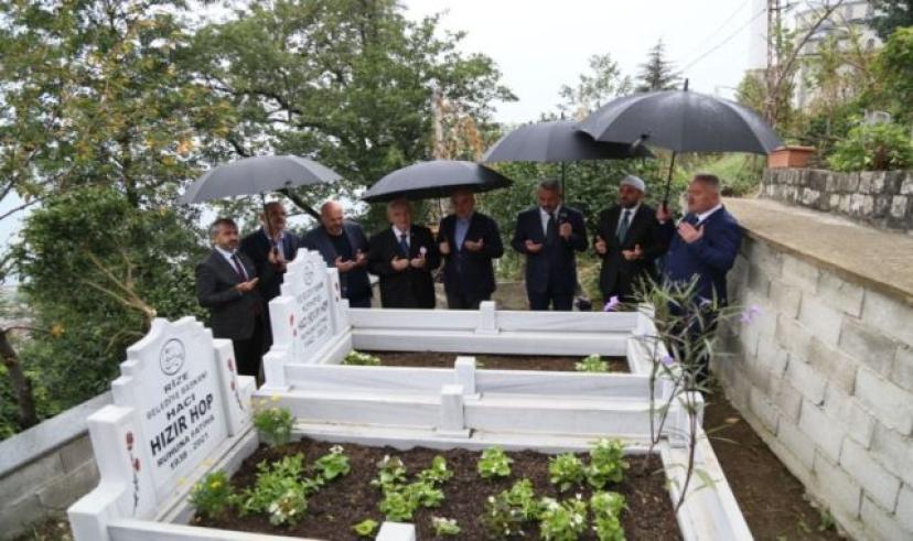 Rize’nin merhum başkanı Hızır Hop kabri başında anıldı