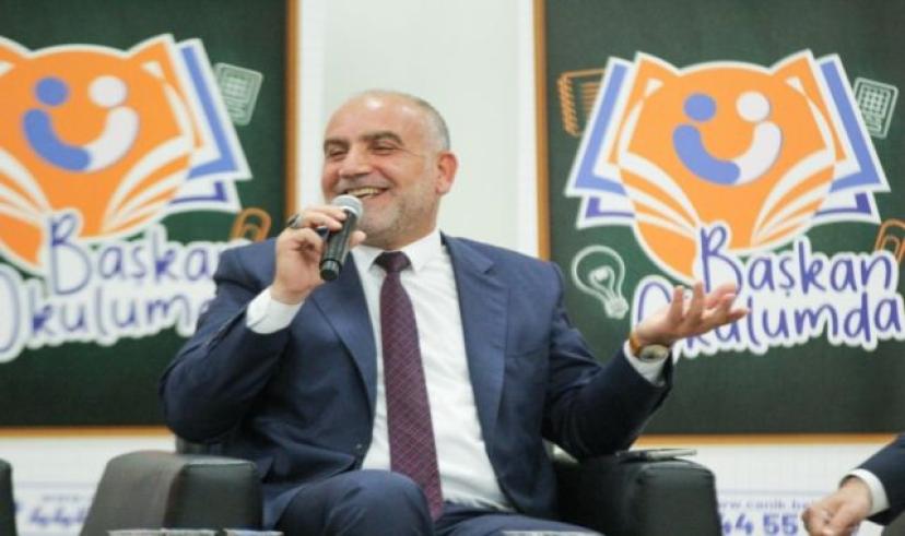 Sandıkçı: Üniversite öğrencilerimizin elektrik, su, doğal gaz faturalarının tamamını ödüyoruz