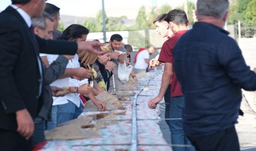 Van’da 65 metrelik kebap