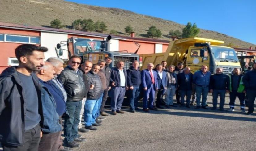 Yol-İş Sendikası Üyeleri Kars Özel İdare Önünde eylem yaptılar