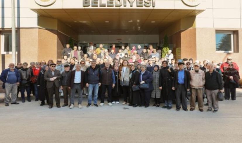 Afyon’da Frig vadisi gezisine katılan ilk emekli grubu yola çıktı