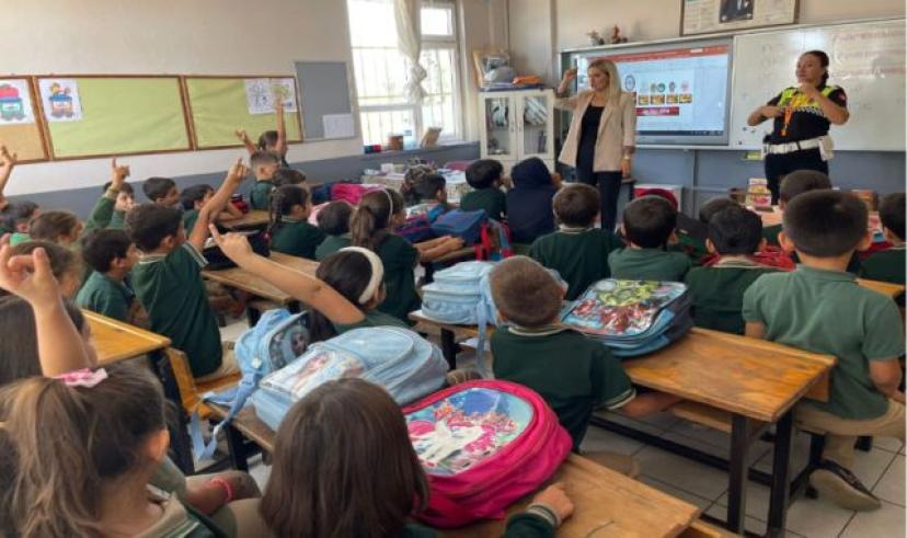 Alanya jandarmadan öğrencilere trafik eğitimi