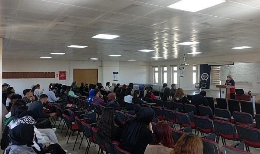 Ardahan Üniversitesi öğrencilerine “Bağımlılıkla Mücadele” eğitimi verildi