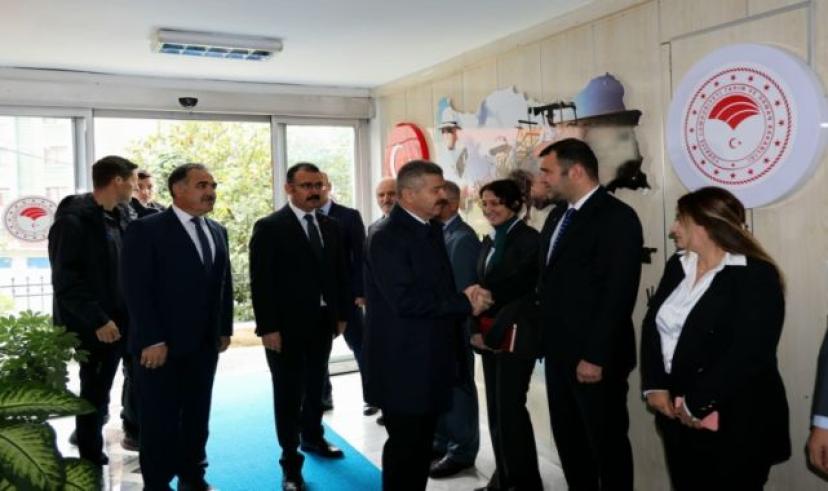 Artvin Valisi Ergün, ilin tarımı ve hayvancılığı hakkında bilgi aldı