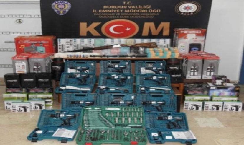 Burdur’da kaçak malzeme operasyonu: 213 parça emtia ele geçirildi