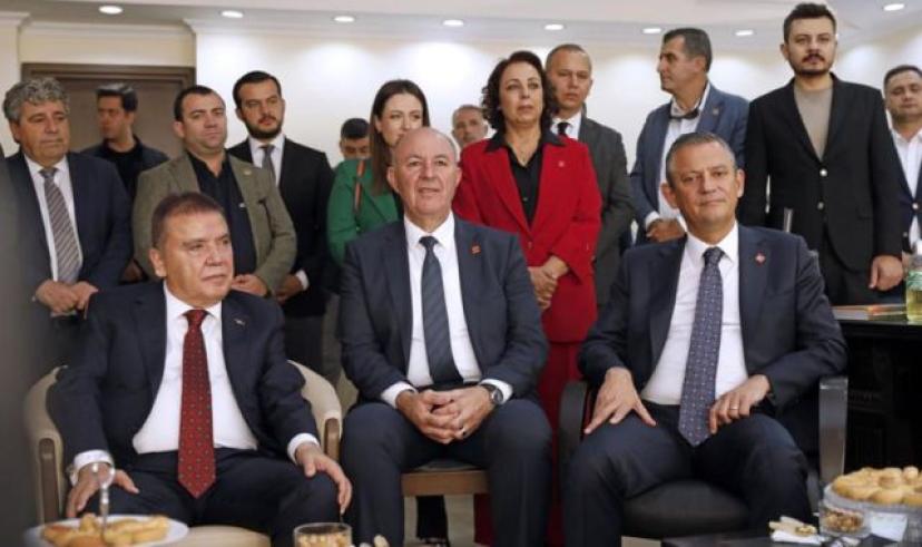 CHP Genel Başkanı Özgür Özel, Alanya Belediyesini ziyaret etti