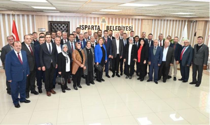 Gökhan Büyükleblebi: “Belediye ile vatandaşlar arasındaki en önemli köprü muhtarlardır”