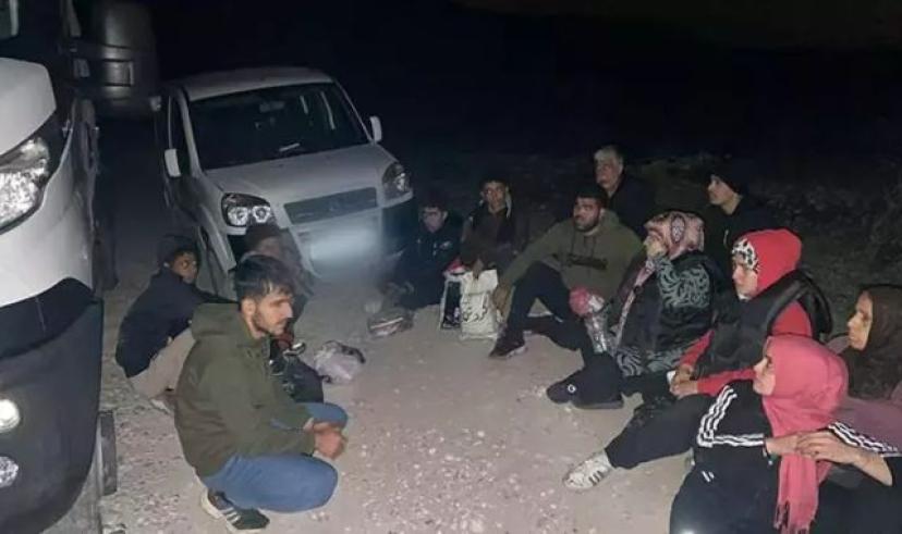 İzmir Kıyılarında Düzensiz Göçmen Operasyonu: 110 Kurtarıldı, 64 Yakalandı