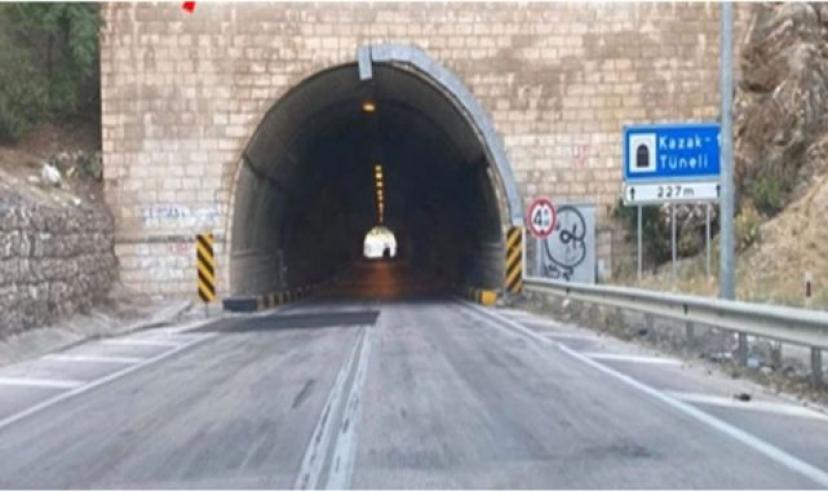 Karayolları uyardı: Trafik tek şeride düşecek!