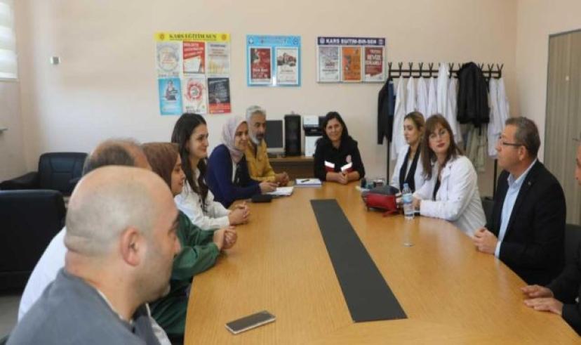 Kars Valisi Ziya Polat, Selahattin Eyyubi Anadolu İmam Hatip Lisesini ziyaret etti