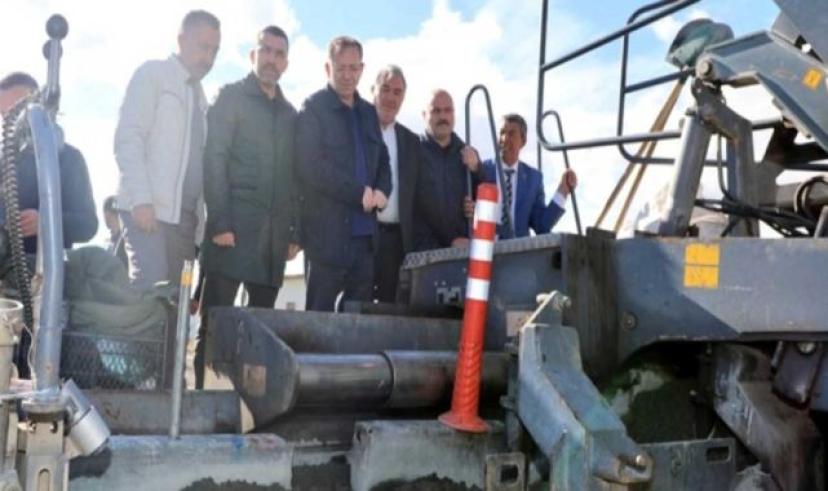 Kars Valisi Ziya Polat ve Milletvekili Adem Çalkın köy yollarında çalışmaları incelediler