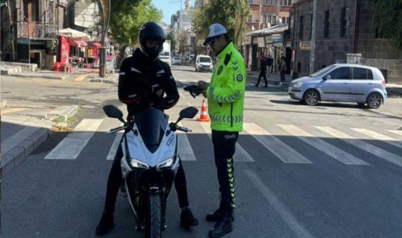 Kars’ta motokuryeler denetlendi