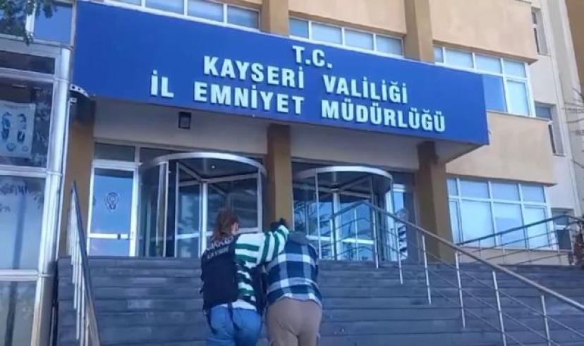 Midesinde taşıdığı 88 kapsül uyuşturucuyla suçüstü yakalandı!