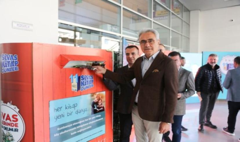 Sivas’ta köy okullarına kitap sürprizi