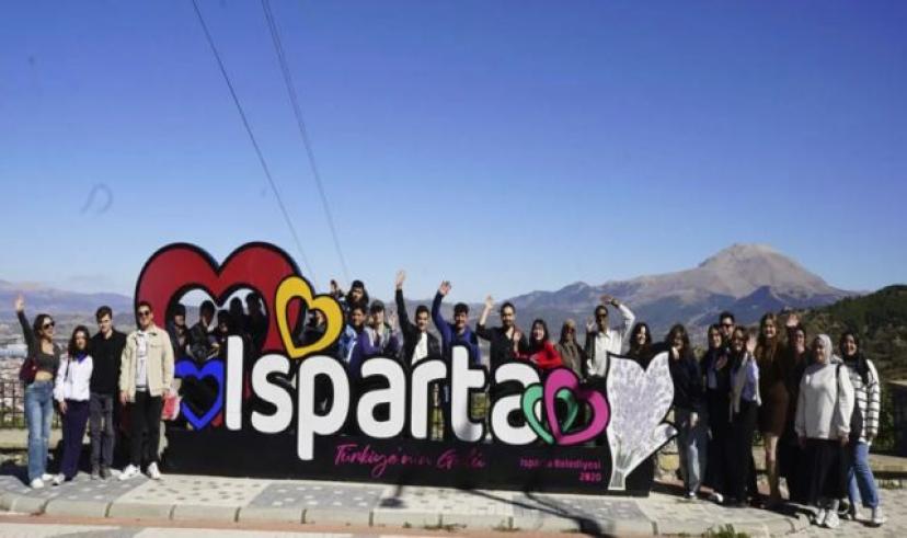 Süleyman Demirel Üniversitesi “Keşif Isparta” gezileri başlattı