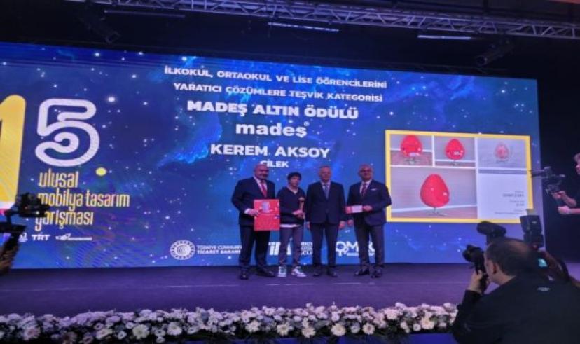 TED Ankara’nın öğrencisine ‘Madeş Altın Ödülü’