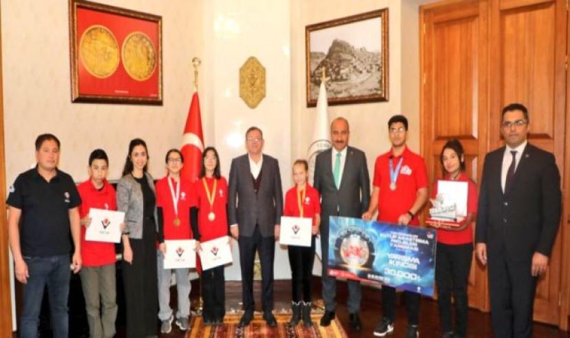 TÜBİTAK ve TEKNOFEST ekibi Vali Ziya Polat’ı ziyaret etti