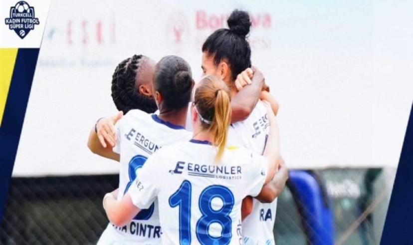 Turkcell Kadın Futbol Süper Ligi’nde beşinci hafta tamamladı: Fenerbahçe Petrol Ofisi zirveyi sevdi