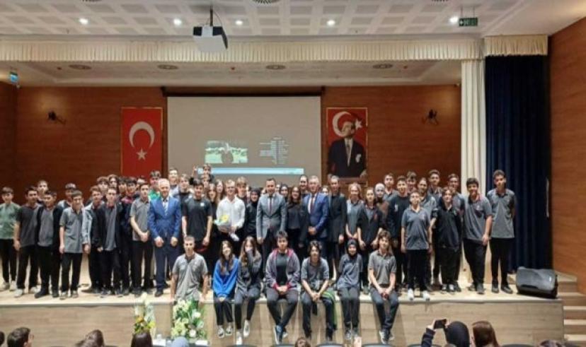 Vakfıkebir’de öğrenciler “Kesişme: İyi ki Varsın Eren” filmini izledi