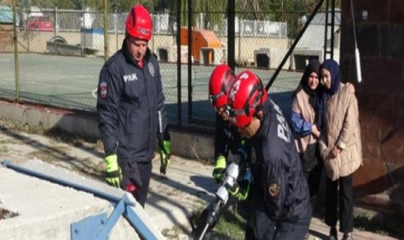 Van depremin yıl dönümünde gerçeği aratmayan tatbikat