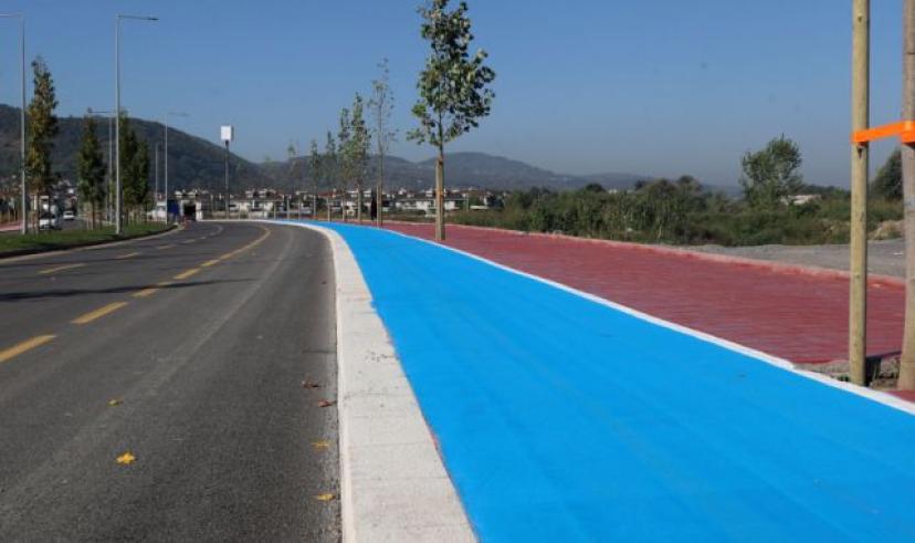 Yeni arterde bisiklet yolu tamamlandı