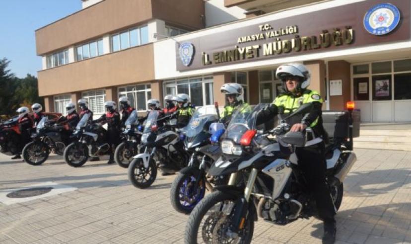 Amasya İl Emniyet Müdürlüğü’nden motosikletli polis timlerine sürüş eğitimi