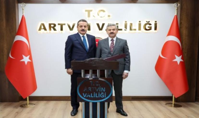 Artvin Milletvekili Çelik’ten Vali Ergün’e “Hayırlı olsun” ziyareti