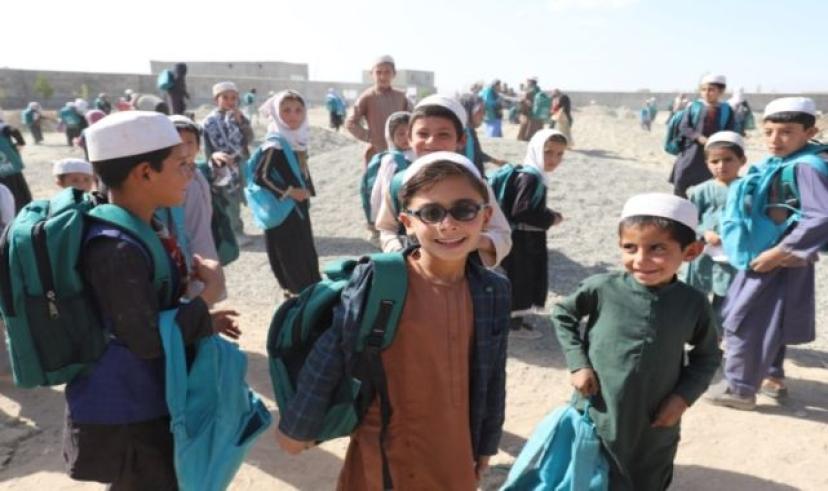 İHH’dan Afganistan’da 5 bin öğrenciye kırtasiye seti