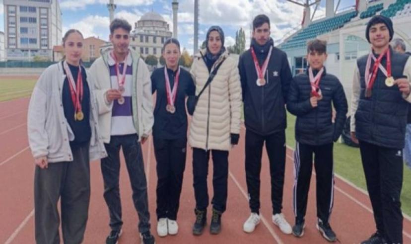 Kars 15 Temmuz Şehitler Anadolu Lisesi öğrencilerinden büyük başarı