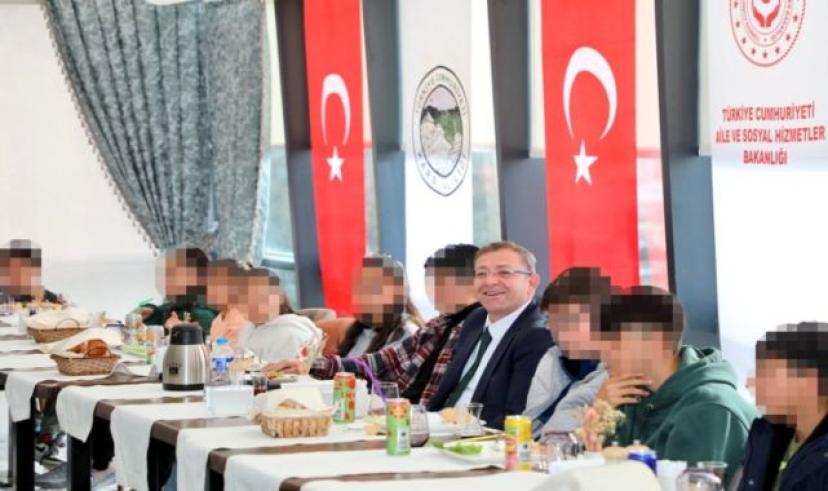 Kars Valisi Ziya Polat: Çocuk gülerse, dünya güler