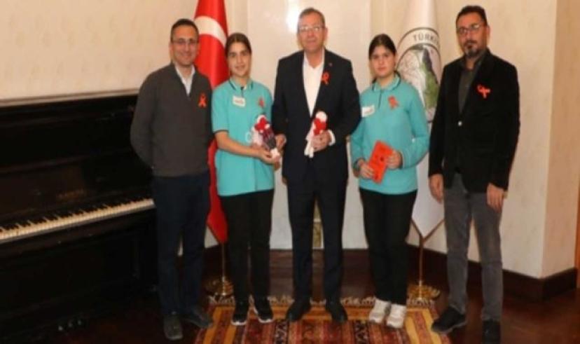 Kars Yenişehir ortaokulu öğrencilerinden Vali Ziya Polat’a ziyaret