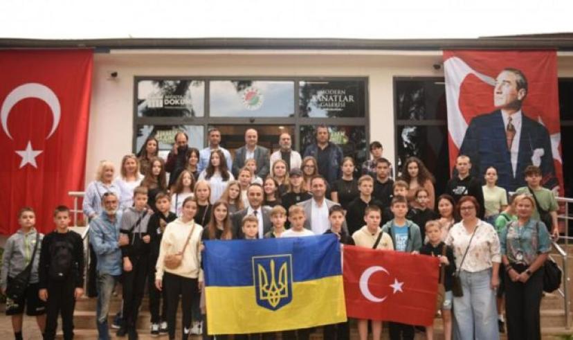 Kepez savaş mağduru çocukları Dokuma Park’ta ağırladı