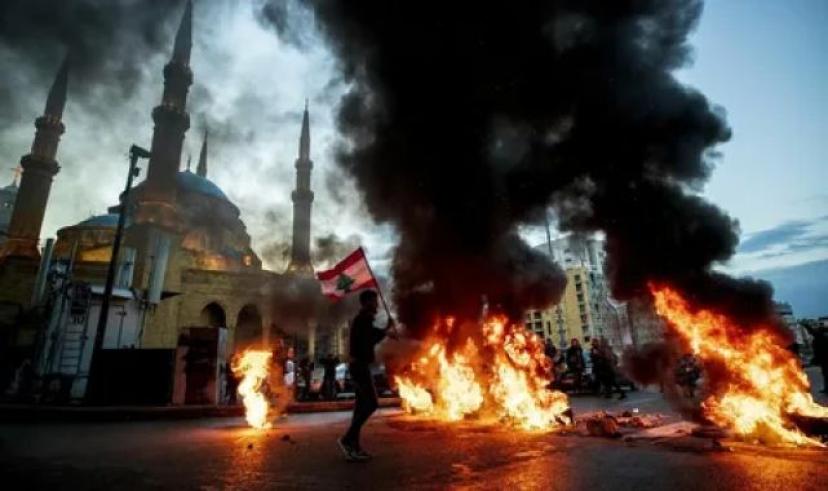 Lübnan’da yüz binler göçte