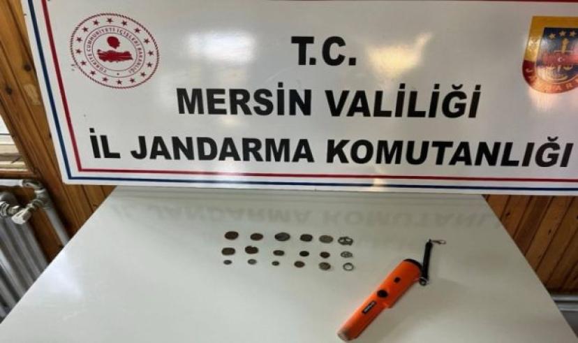 Mersin’de tarihi eser operasyonu: Jandarma 18 parça tarihi eşya ele geçirdi