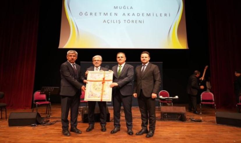 Muğla Öğretmen Akademileri Bakan Yardımcıları Dr. Ömer Faruk Yelkenci’nin ilk dersiyle başladı