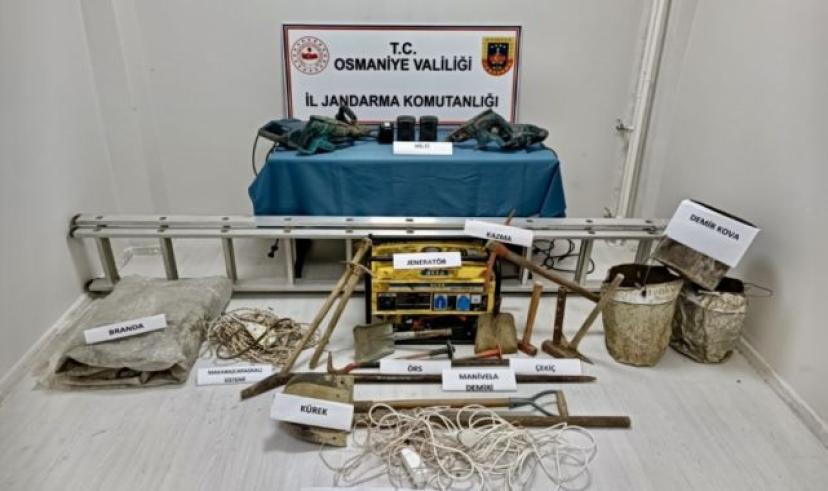 Osmaniye’de Kazı Yapan Şüpheliler Suçüstü Yakalandı