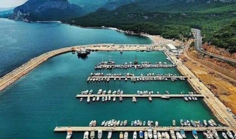 Rüşvet operasyonunun ardından balıkçı barınağı yönetimine kayyum atandı