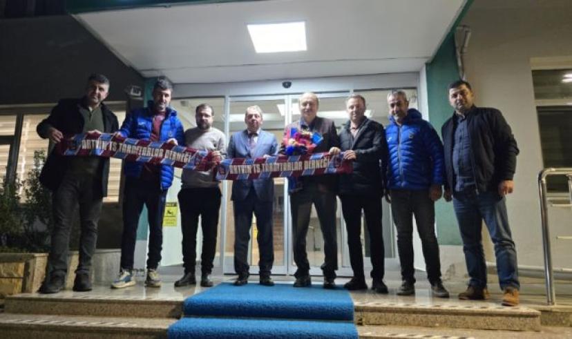 Trabzonspor’un Eski Başkanı Özak Trabzonsporlularla buluştu